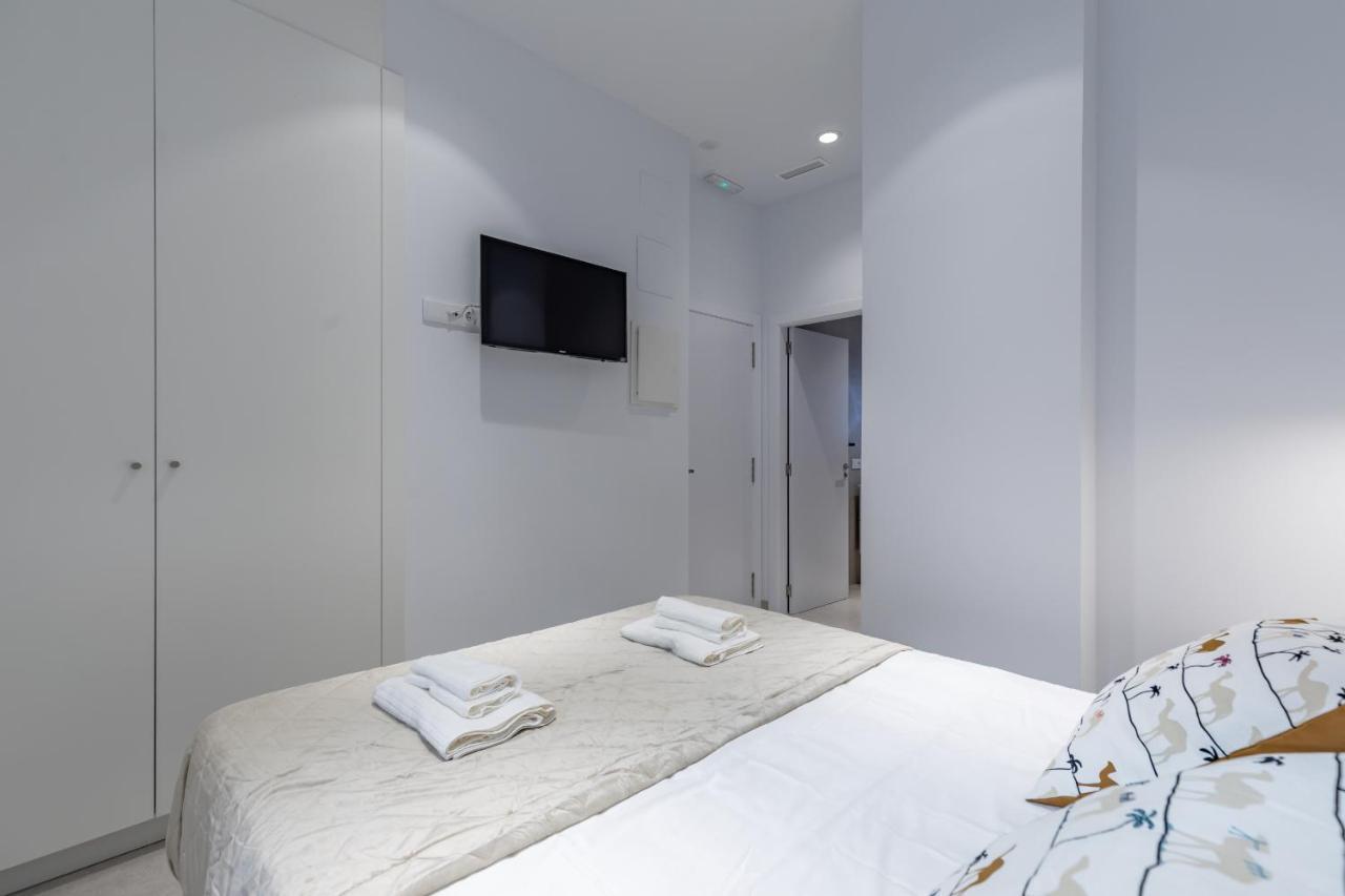 Room Close To City Centre Valencia Bagian luar foto