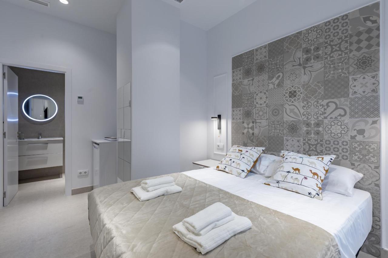 Room Close To City Centre Valencia Bagian luar foto
