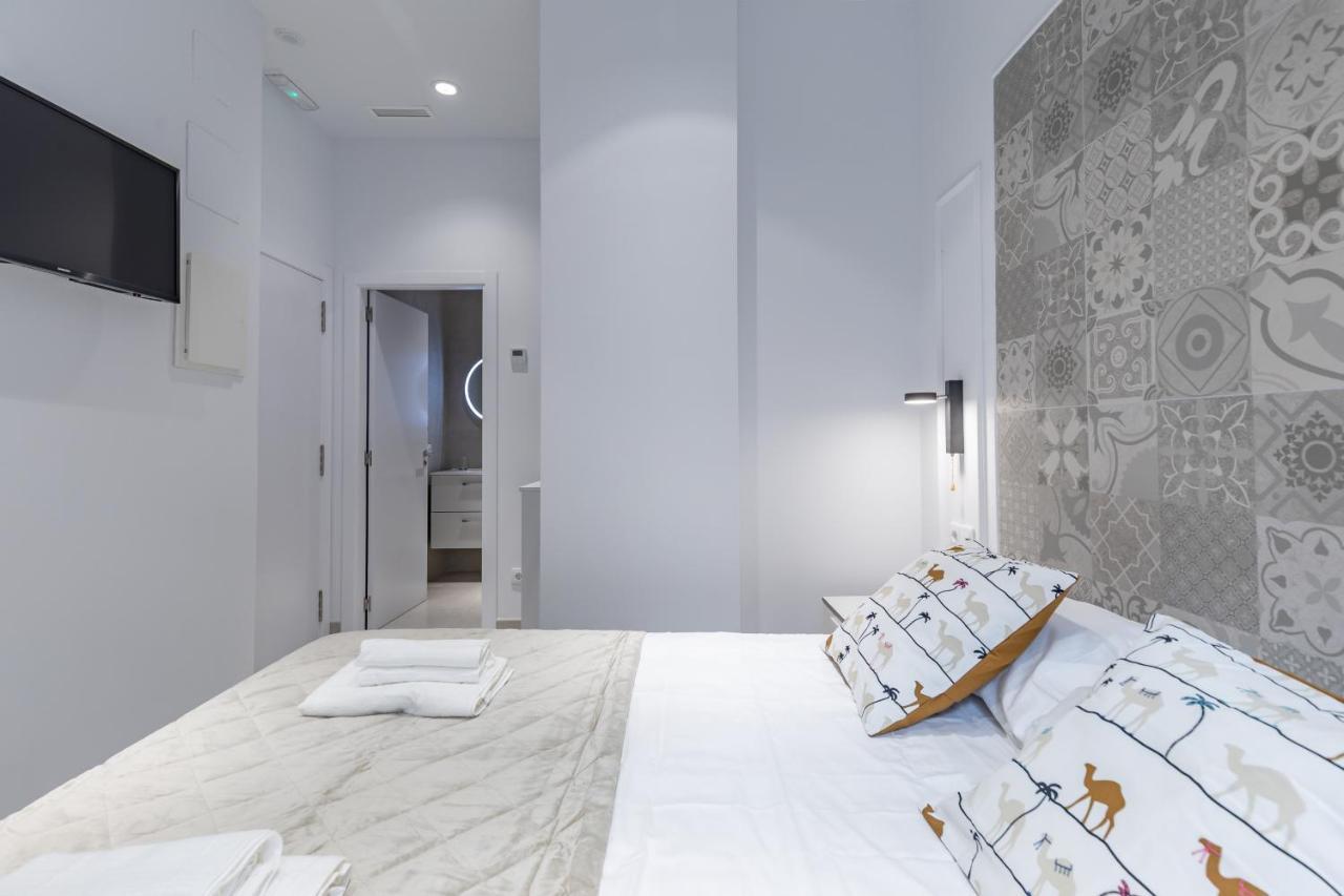 Room Close To City Centre Valencia Bagian luar foto