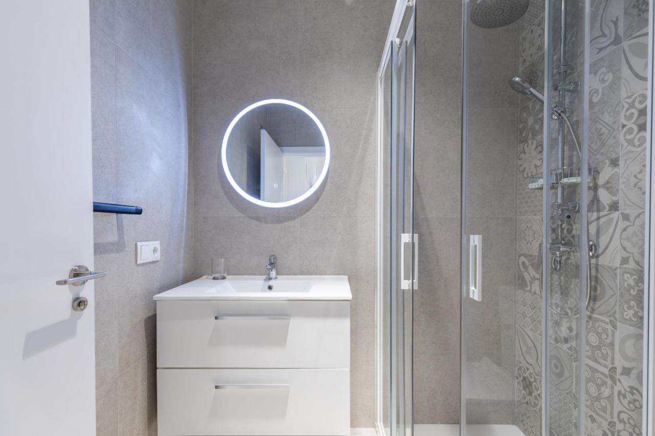 Room Close To City Centre Valencia Bagian luar foto