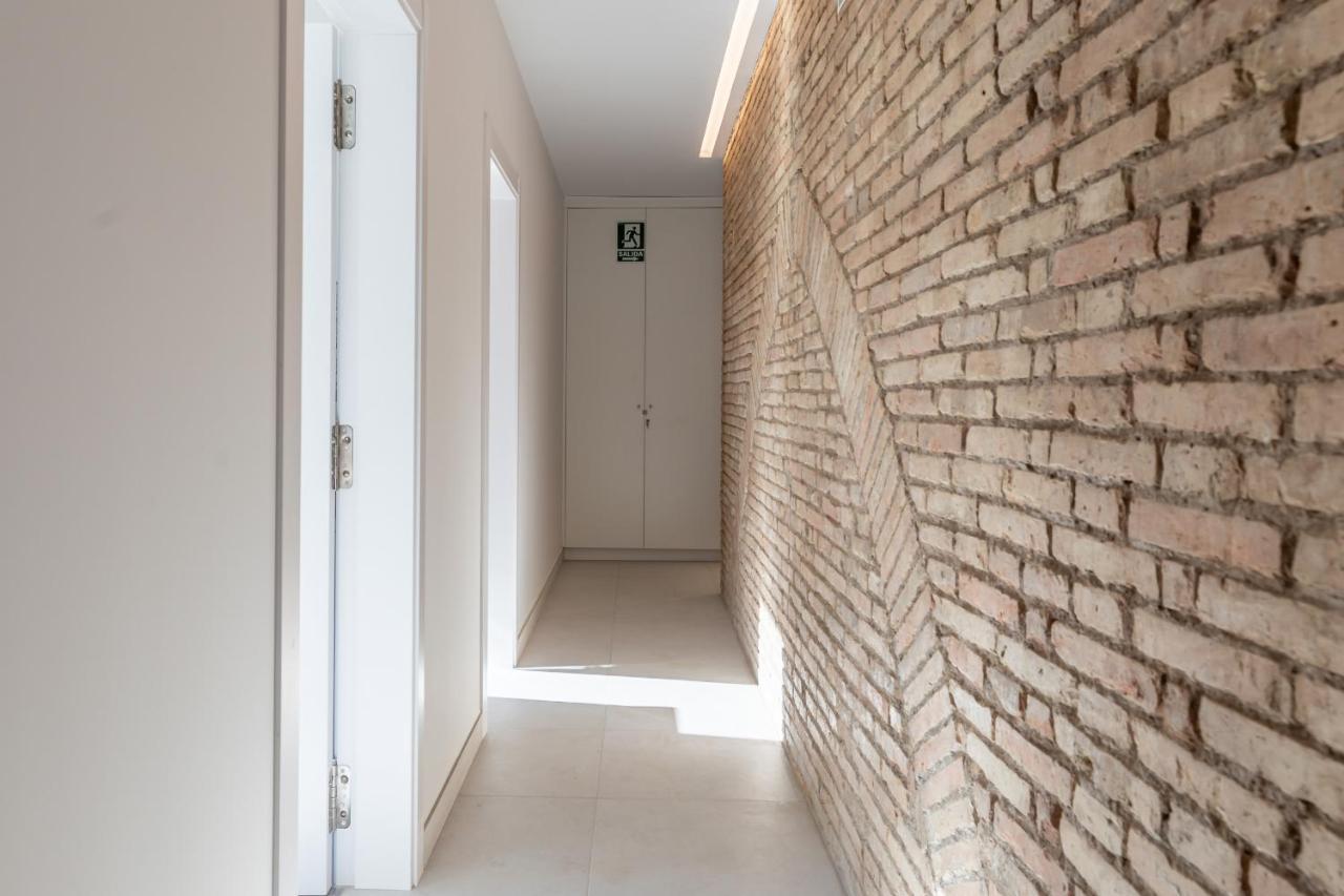 Room Close To City Centre Valencia Bagian luar foto