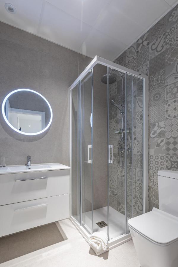 Room Close To City Centre Valencia Bagian luar foto